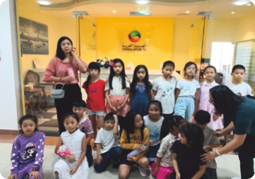 侨星教育学生参访中阿卫视